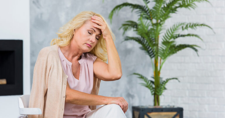 Menopausa silenciosa e os sintomas que aparecem aos poucos